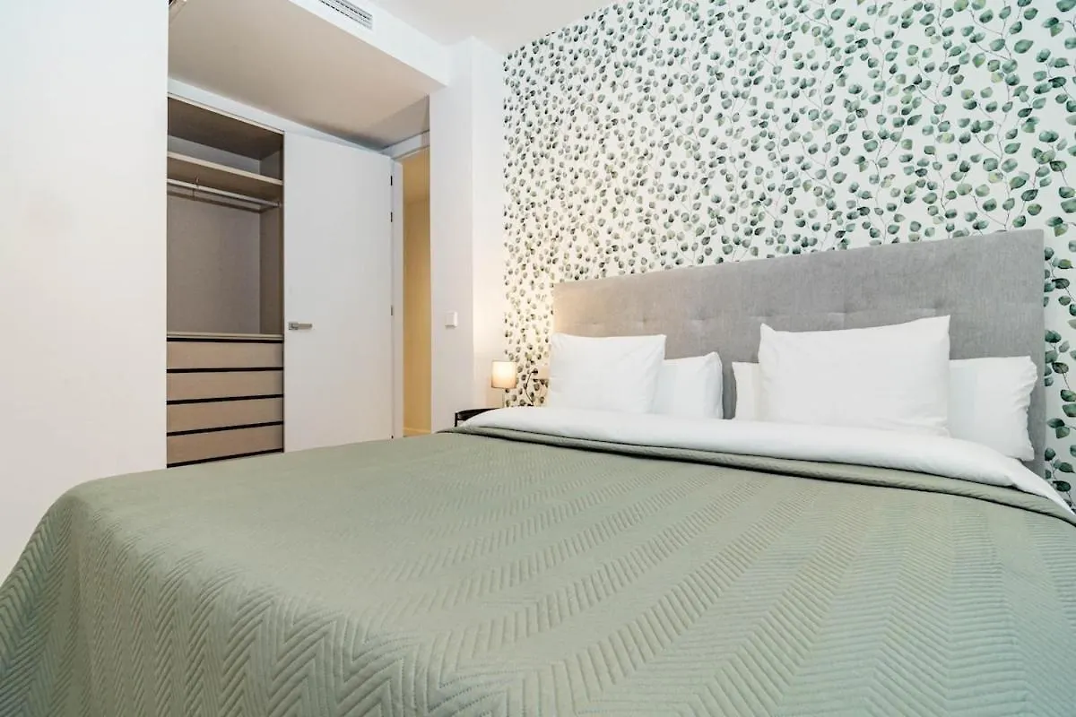 Bright 2-Bedroom Apartment With A Terrace And Pool Estepona