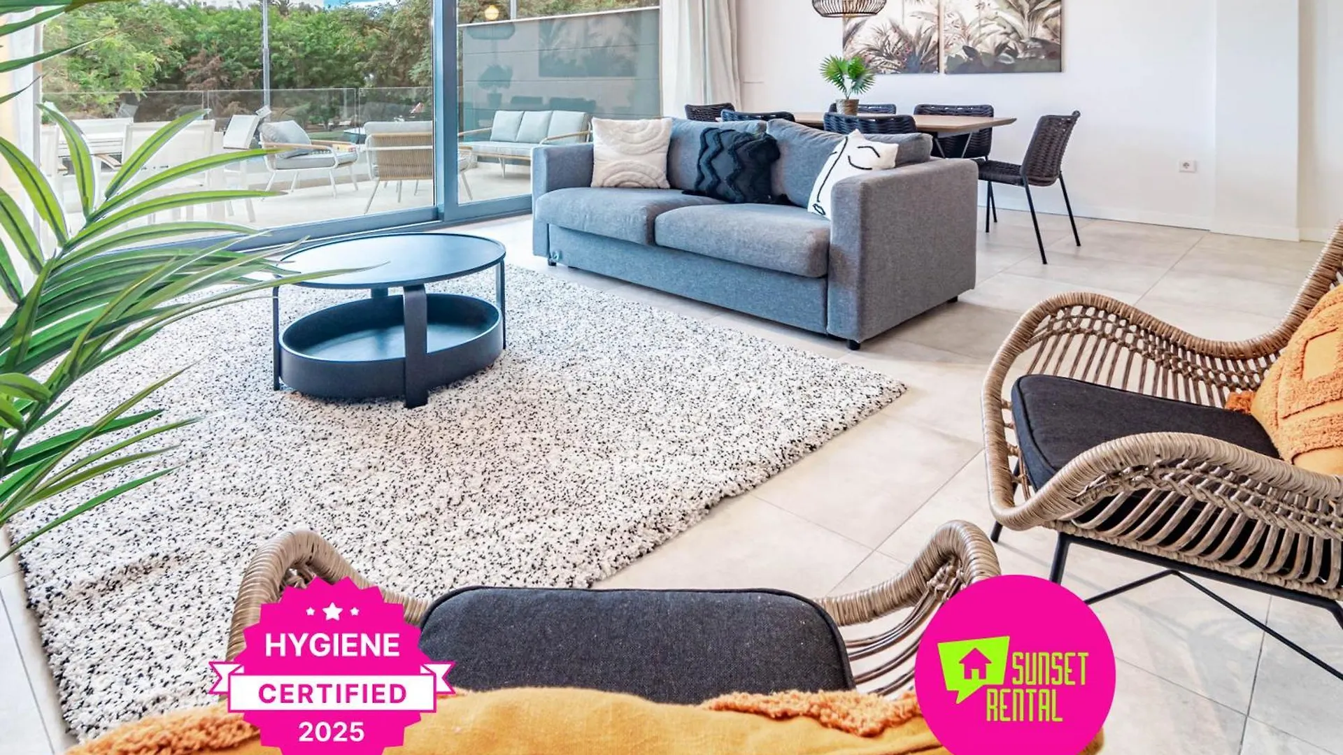 Bright 2-Bedroom Apartment With A Terrace And Pool Estepona