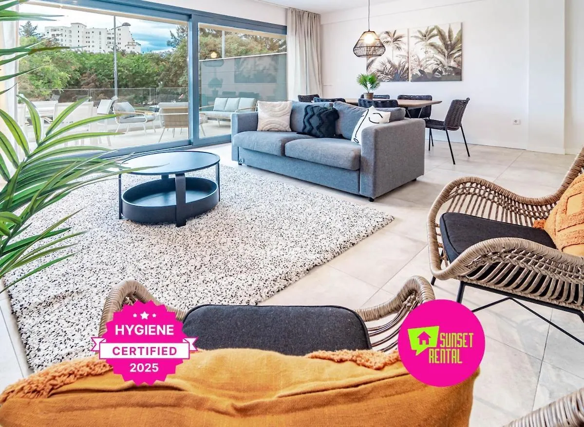 Bright 2-Bedroom Apartment With A Terrace And Pool Estepona